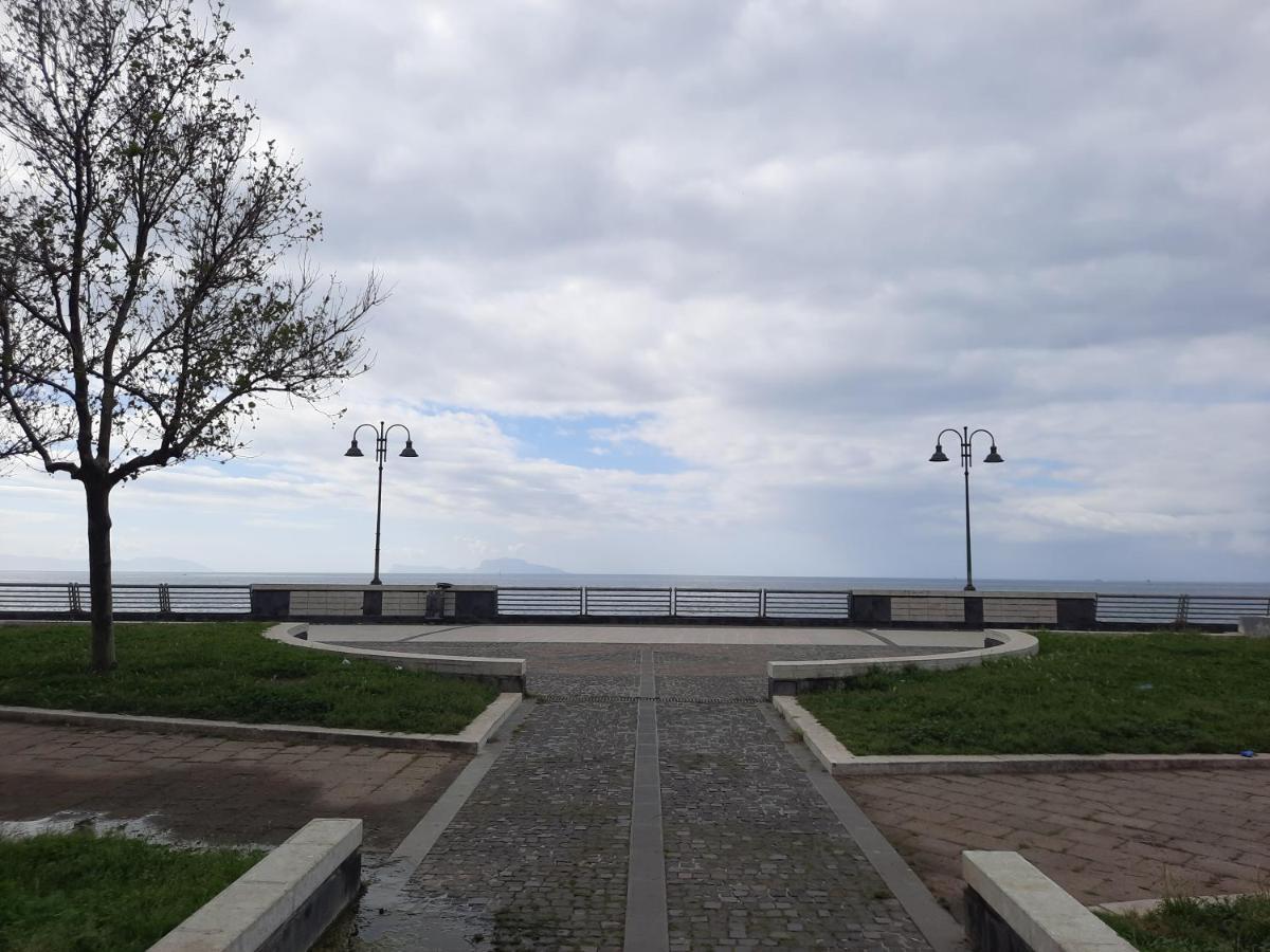 Lungomare Bed & Breakfast Pozzuoli Exterior photo